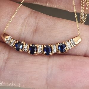 Beautiful 10k Gold And Saphier Nacklace.